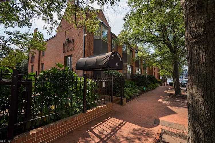 421 W Bute St #204 Norfolk, VA 23510 home for sale, MLS#10457373 - Crescas Real Estate Photo 1