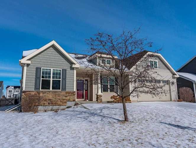 318 Chad's Crossing Verona, WI 53593-852