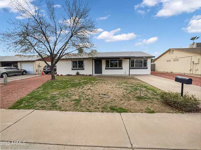 3127 W Libby Street Phoenix, AZ 85053