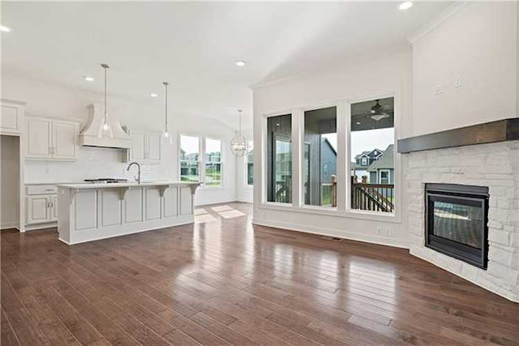 1519 SW Arbor Valley Dr Lee's Summit, MO 64082