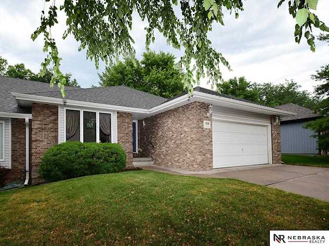 1516 Trelawney Dr Lincoln, NE 68512 | MLS 22215873 Photo 1