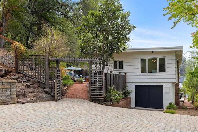 8 Welcome Lane San Rafael, CA 94901