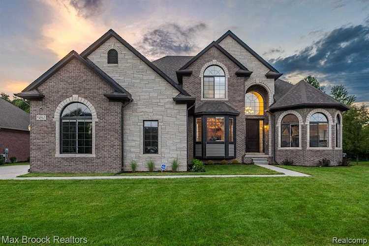 54563 Preston Pines Shelby Twp, MI 48315