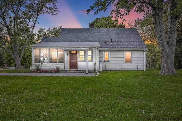 15 Shivertown Rd New Paltz, NY 12556