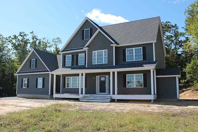 18 Merrill Crossing Bow, NH 03304