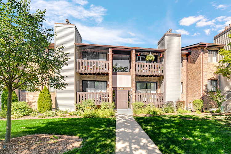 7546 Clarendon Hills Rd #2D Willowbrook, IL 60527