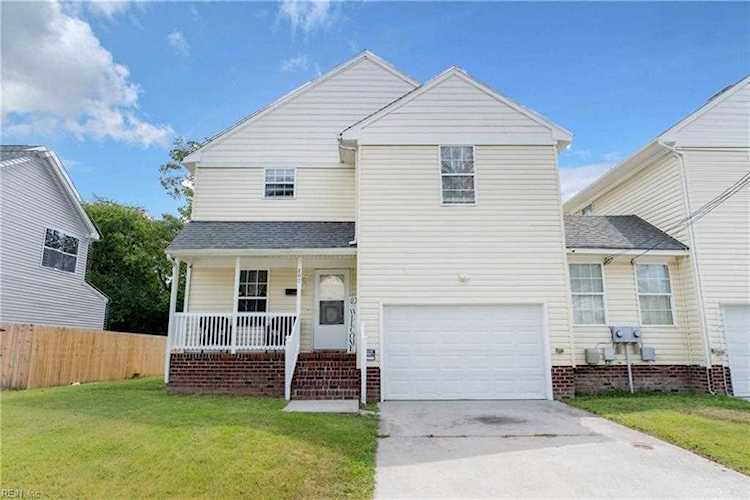207 Gilmerton Ave Portsmouth, VA 23704 home for sale, MLS#10457533 - Crescas Real Estate Photo 1