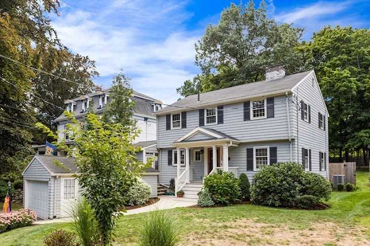 124 Prospect St Reading, MA 01867