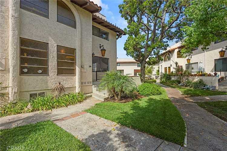 400 S Flower St #28 Orange, CA 92868 | MLS PW22155781 Photo 1