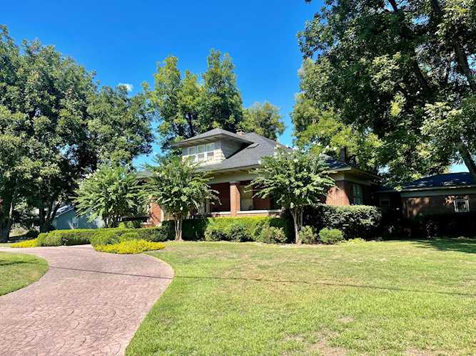 702 N Front St Dardanelle, AR 72834