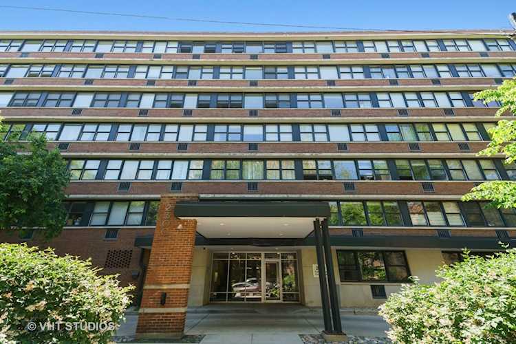 2300 N Commonwealth Ave #4K Chicago, IL 60614