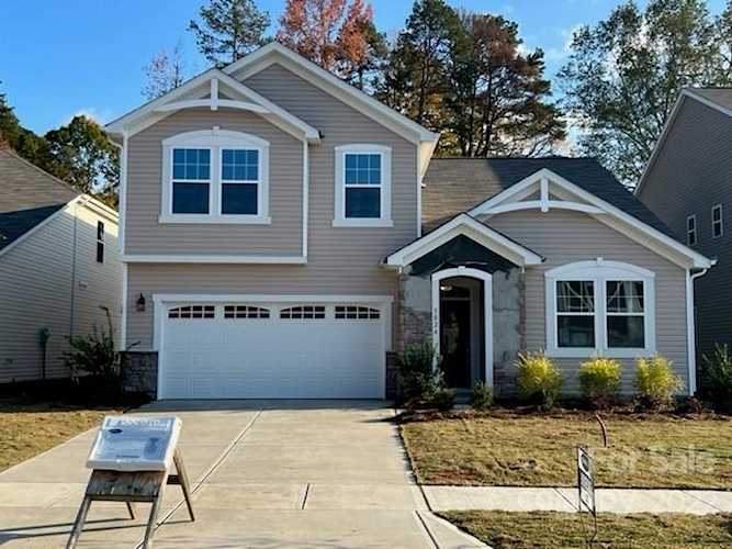 5024 Colline Ct Charlotte, NC 28216 | MLS 3906593 Photo 1