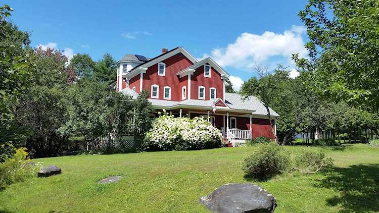 421 Farmer Dr St. Johnsbury, VT 05819