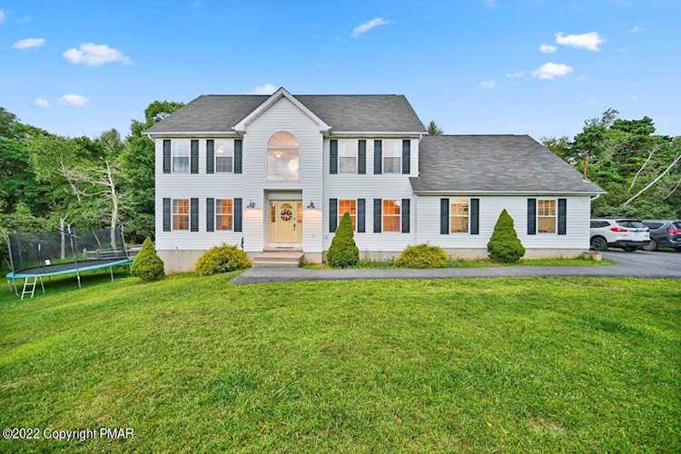 115 Lamsden Dr Albrightsville, PA 18210
