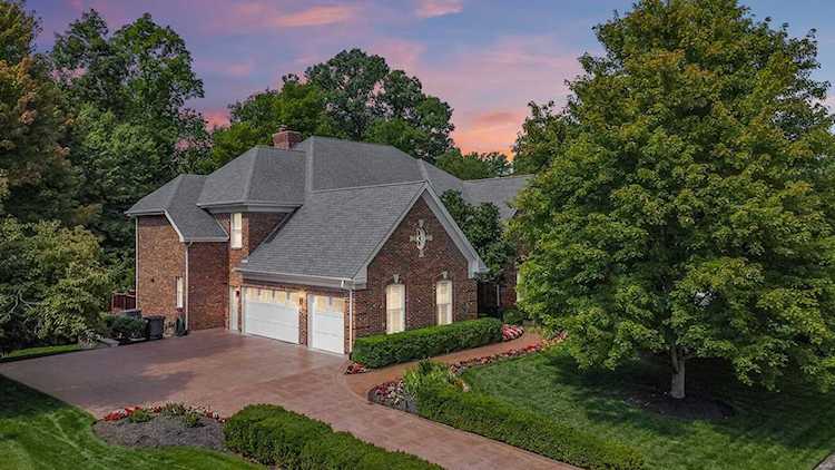 12420 Stratford Ridge Ct Creve Coeur, MO 63141