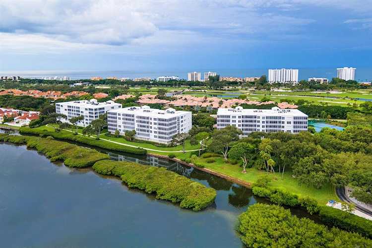 2550 Harbourside Dr #322 Longboat Key, FL 34228