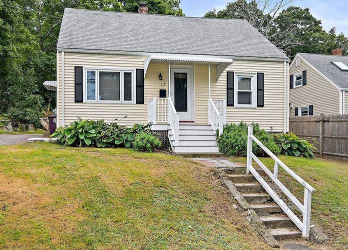 23 Glendale St Weymouth, MA 02188