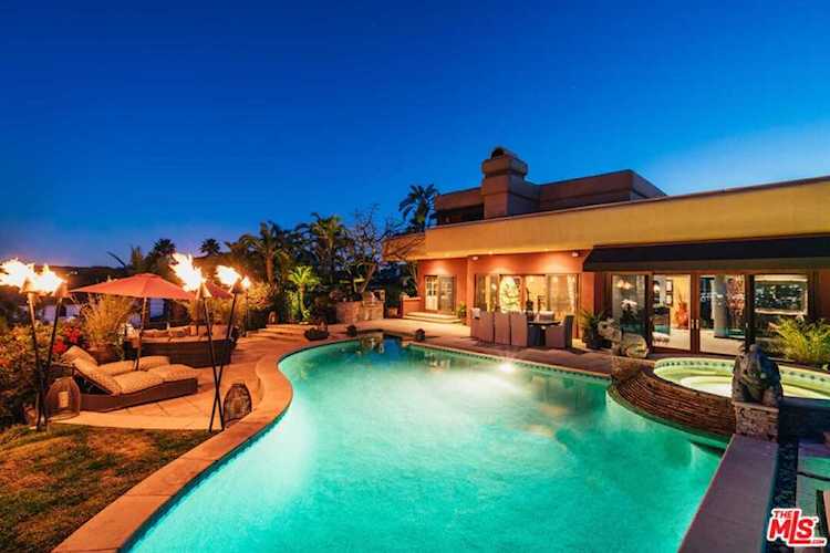 24359 La Masina Ct Calabasas, CA 91302