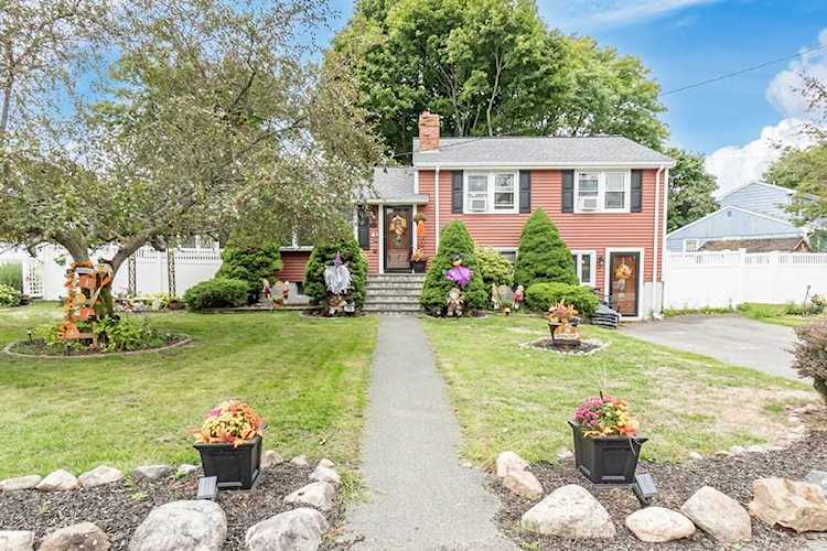 15 Albert Rd Peabody, MA 01960 | MLS 73038895 Photo 1