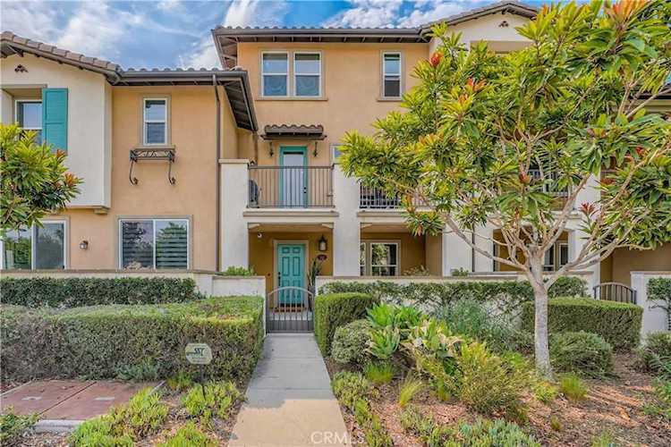16871 Airport Circle #103 Huntington Beach, CA 92649