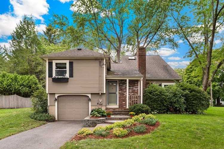 85 Park Rd Chelmsford, MA 01824