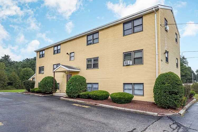 124 Charlton St #F Oxford, MA 01540