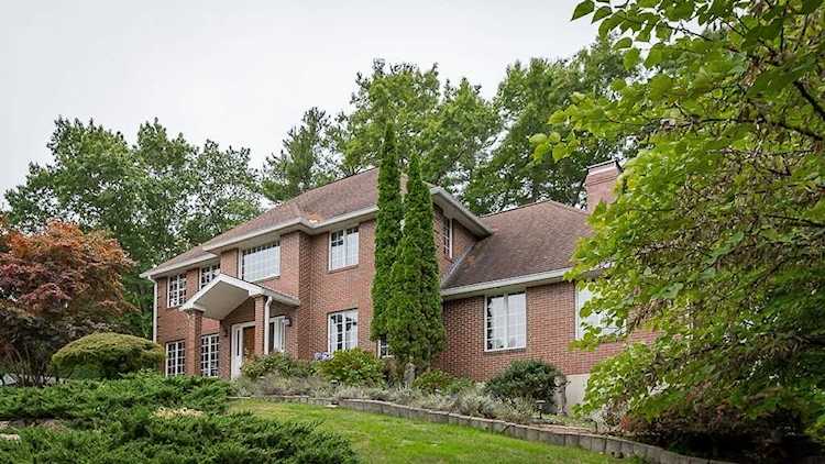 6 Thornton Cir Middleton, MA 01949
