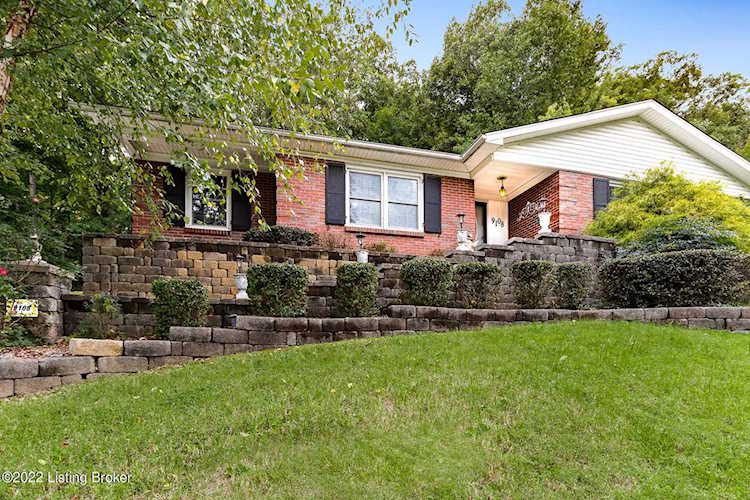 9108 Royal Oak Dr Louisville, KY 40272