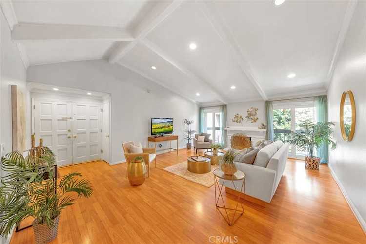 1111 S Coast Dr #E201 Costa Mesa, CA 92626