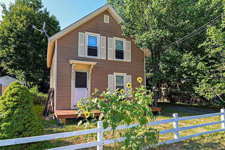 25 Arbor St Exeter, NH 03833