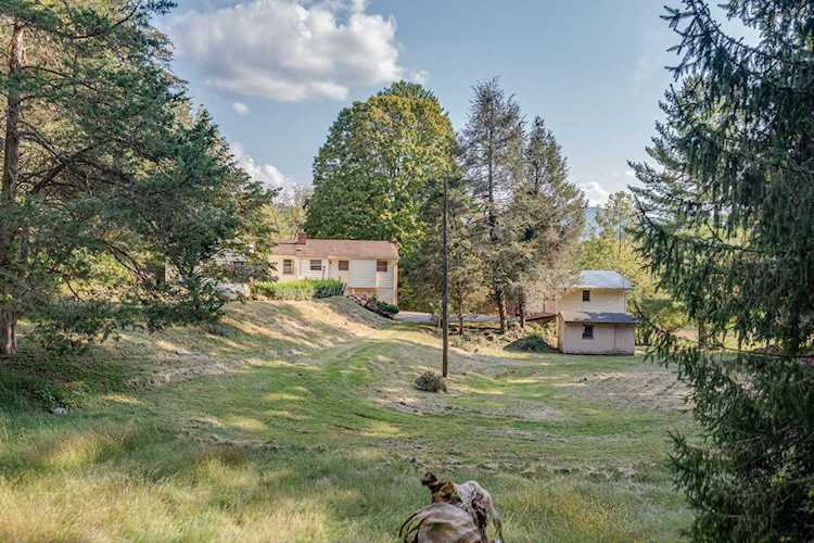 8035 Lee Hwy Troutville, VA 24175