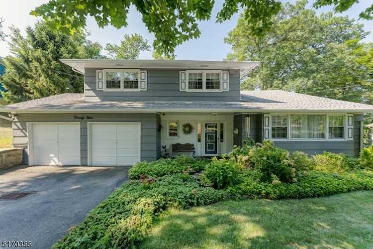 29 Edgar Rd West Orange Twp., NJ 07052