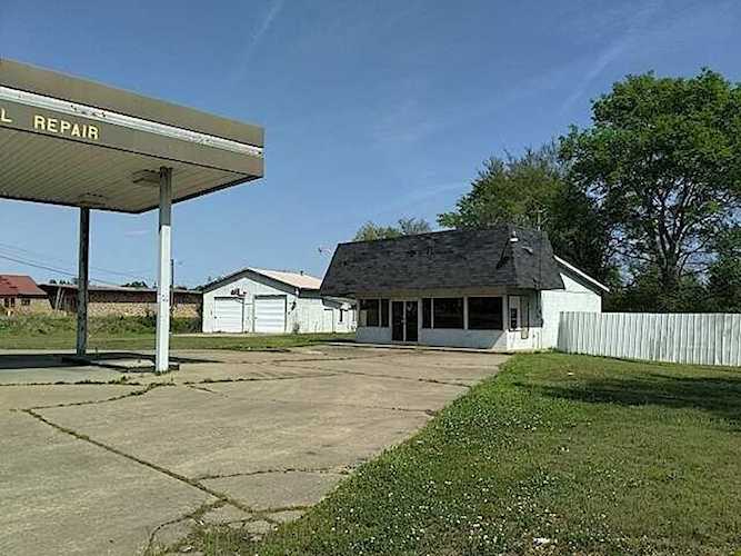 2611 W Main St Clarksville, AR 72830