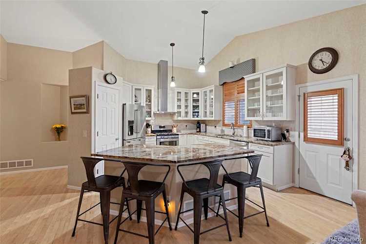 5915 S Quatar Way Aurora, CO 80015