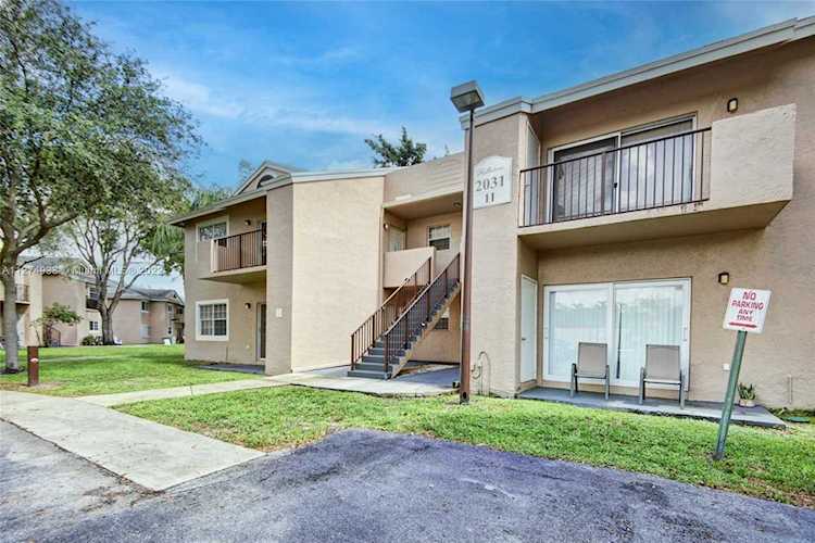 2031 NW 96th Ter #11C Pembroke Pines, FL 33024