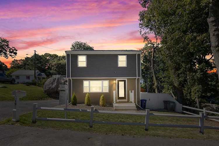 19 Warren Ave Saugus, MA 01906