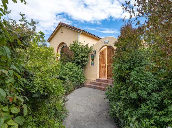 144 Magnolia Avenue Larkspur, CA 94939