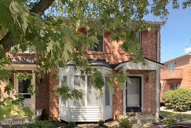 153 Gardiner Lake Rd Louisville, KY 40205