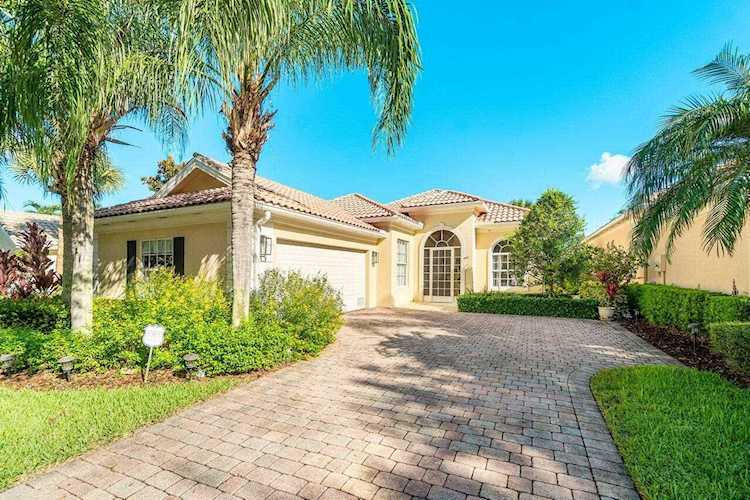 8021 Jolly Harbour Court Wellington, FL 33414