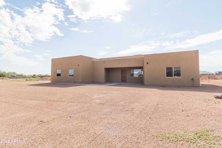 526 S Sun Road Apache Junction, AZ 85119 | MLS 6466761 Photo 1