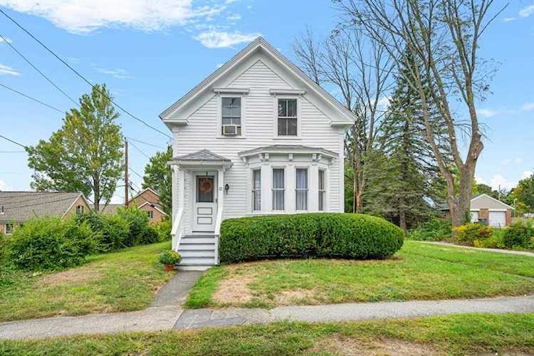 22 Maple Ave North Andover, MA 01845