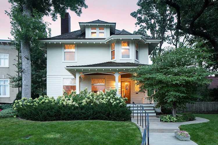 2225 E Lake of The Isles Parkway Minneapolis, MN 55405