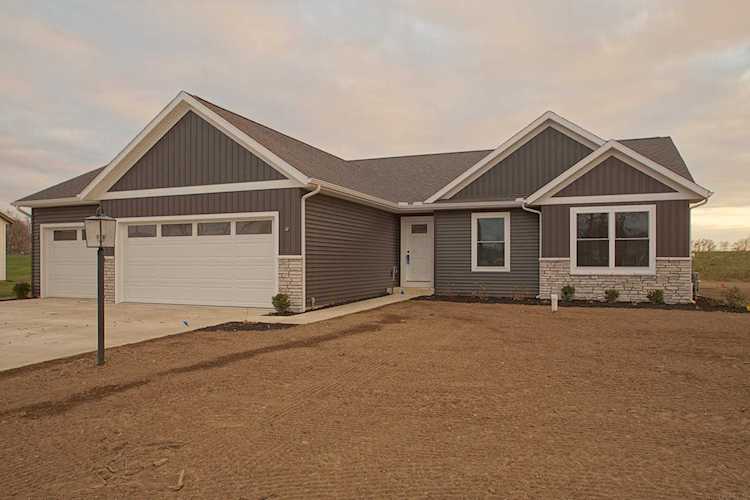 2575 E Lilly Court Warsaw, IN 46582