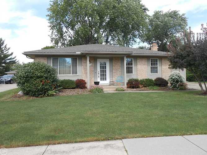 42172 Merrimac Cir. Clinton Township, MI 48038