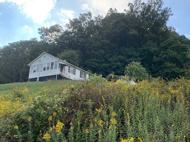 384 Crosier Rd Rainelle, WV 25962