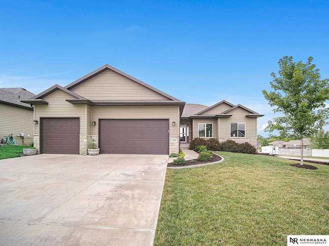 1202 Ridge Rd Hickman, NE 68372 | MLS 22219904 Photo 1