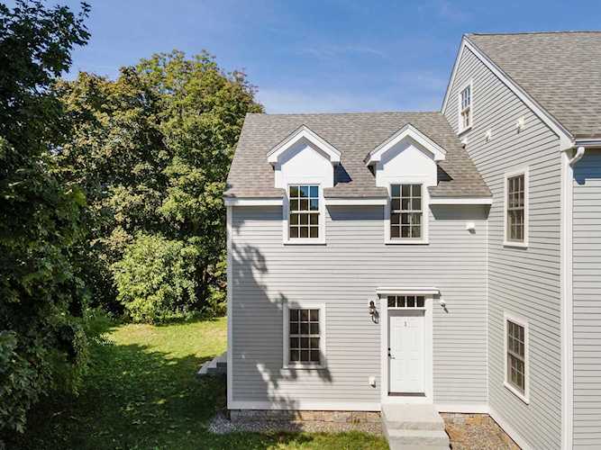 73 Prospect St #1 Portsmouth, NH 03801