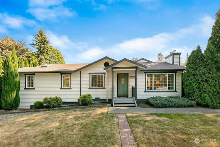 15916 81st Place NE Kenmore, WA 98028