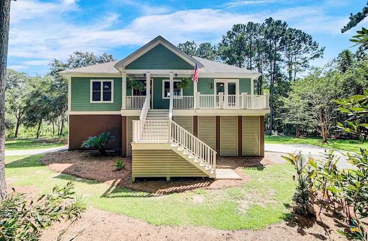5923 Joseph Blake Ln Wadmalaw Island, SC 29487