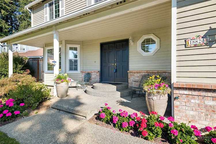 18820 SE 271st Ct Covington, WA 98042